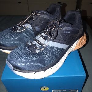 Woman’s HOKA One One Gaviota 2 Size 7.5 Wide
